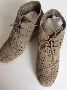 Tom’s Suede Cut-out Jute Wedge Bootie Size 9.5 - Picture 1 of 8