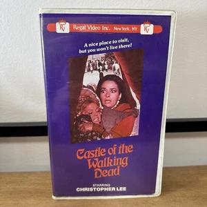 Castle of the Walking Dead (VHS) Christopher LEE RARE CLAMSHELL REGAL VIDEO - Picture 1 of 8