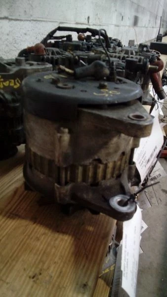 Alternador compatible con 85-86 SENTRA 142262 Foto 1 de 4