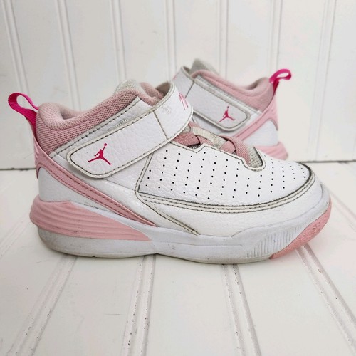 Scarpe da ginnastica Nike Jordan Flight Girls taglia 11C bianche rosa basket cerchi allenamento