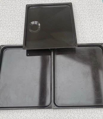 3 Backbleche Email schwarz Gr. 43x37x3cm gebraucht, 1 mit Fettsammelvertiefung - Bild 1 von 4