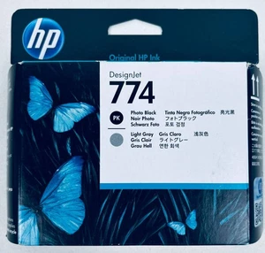 Cartuccia di inchiostro DesignJet originale HP 774 foto nero/grigio chiaro - P2V98A SETTEMBRE 2020 - Foto 1 di 2