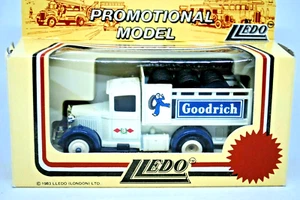 Camión Lledo Ford A Stake con famosa librea de promoción GOODRICH con carga de neumático sin usar, en caja - Imagen 1 de 11