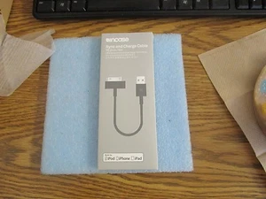 Incase: EC20050 Sync and Charge Cablee for iPhone Pad, Pod. New Old Stock - Picture 1 of 1