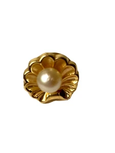 VINTAGE 1990'S 14K GOLD 5.1 MM PEARL IN A SCALLOP SHELL TIE  TACK - Picture 1 of 2