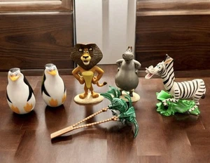 Madagaskar Alex Marty Pinguin Gloria Spielset 6 Figuren Spielzeug Puppe Set + Palme - Bild 1 von 8