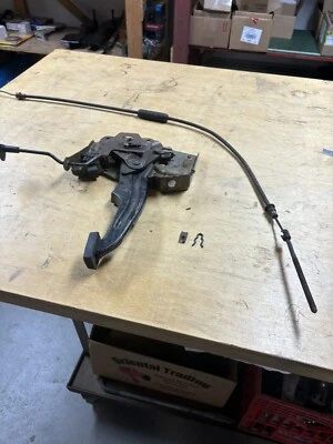 Ford Mustang 1971-73 Parking Brake Assembly,Cable, Clips, D1ZZ-2780-A Foto 1 de 4