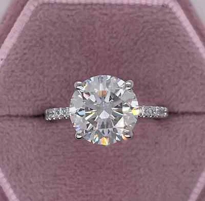 Lab Grown 2.75 Ct E color VS1 Clarity IGI CERTIFIED Round Ideal Cut Diamond Ring - Image 1 of 4