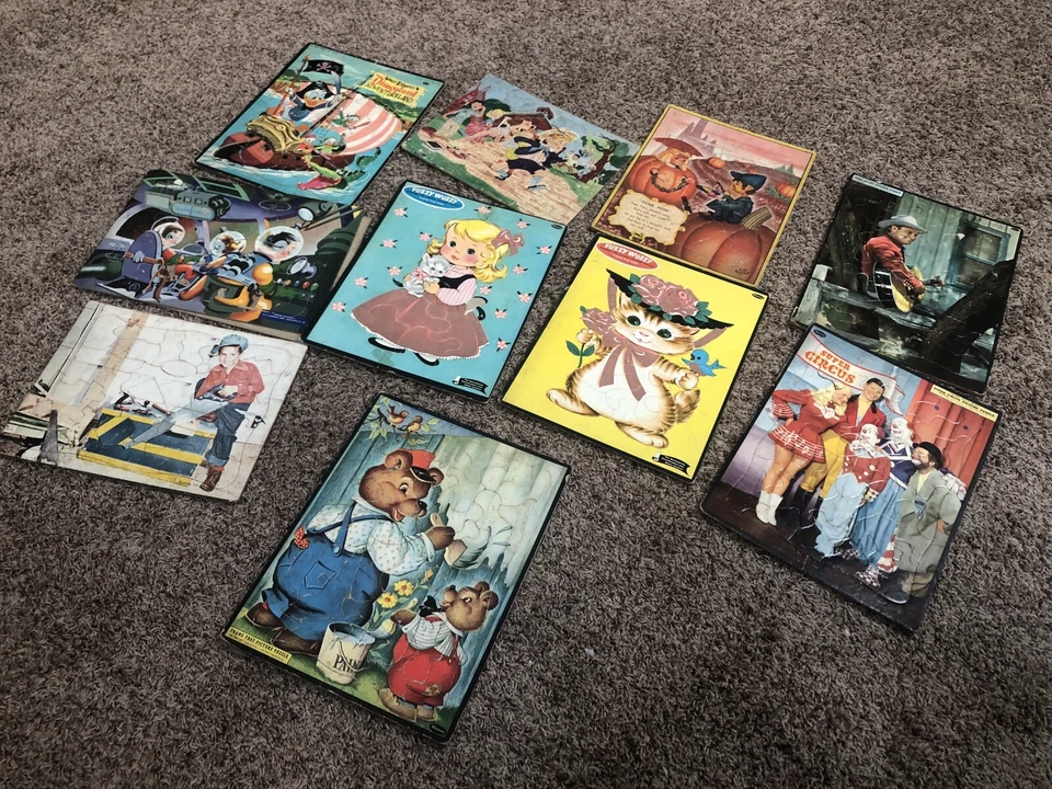 10 VINTAGE 1950’s FRAME TRAY PICTURE PUZZLES Fuzzy Wuzzy Circus Disneyland Space - Image 1 of 4