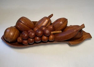 Vassoio vintage in legno a forma di frutta e melanzana ciotola 8 pezzi metà secolo arredamento moderno - Foto 1 di 24