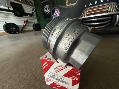 (1) GENUINE Toyota Lexus OEM Oil Filter Housing Cap 15620-31060 - same as dealer - Image 1 of 4