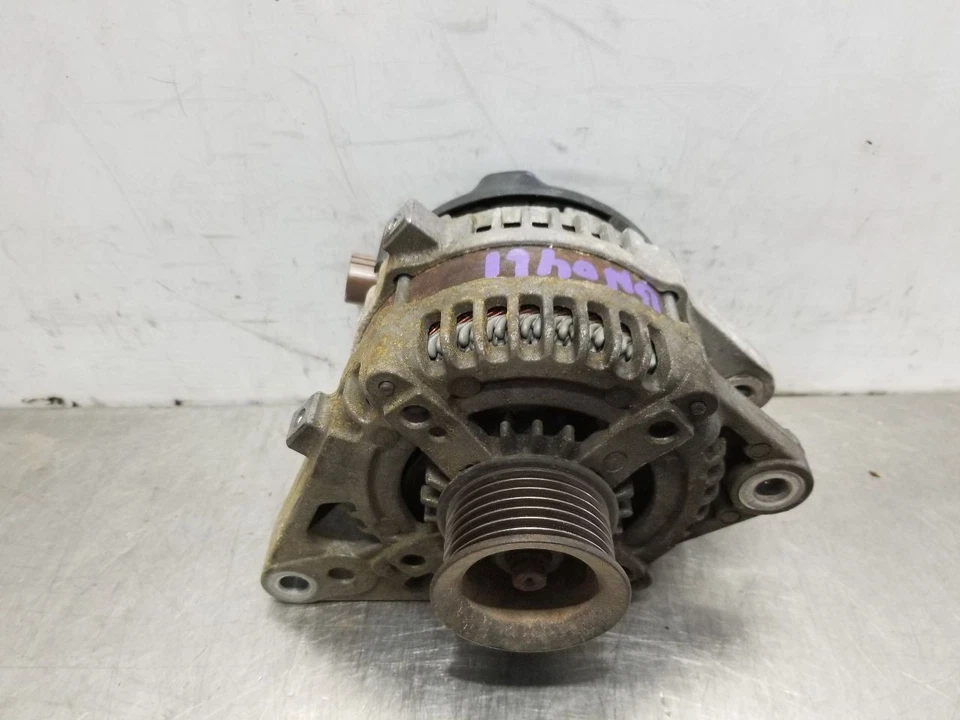 Toyota FJ Cruiser 2008 4,0 L alternador  Foto 1 de 4