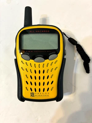 Vintage Oregon Scientific WR102 Weather Radio- Pre-Owned- Works Fine/No Manual - Image 1 of 3