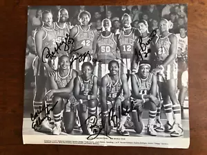 Signed Photograph Harlem Globetrotters 1988 World Tour - Picture 1 of 6