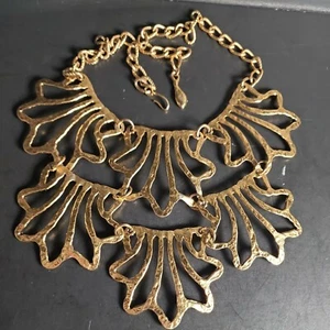Gold Tone Chain Bib Necklace Hammered Choker Rivival Statement Hook Hollywood - Picture 1 of 12