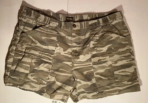 Cabela's Outdoor Men's Cargo Shorts Camo Print Size 48 Cotton - Picture 1 of 9