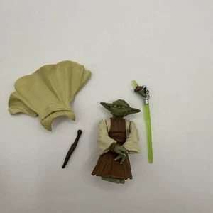 2004 Star Wars Hasbro YODA (Spinning Attack) 3.75" Action Figure - Picture 1 of 2