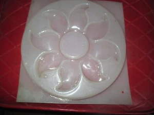 Vintage WAX CERAMIC PLASTER One Piece SUNBURST MOLD - 1970's - Picture 1 of 2