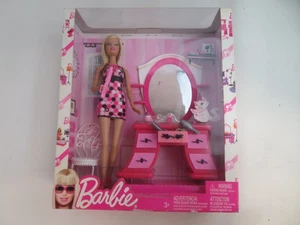 Mattel Barbie Glam Vanity Set 2009 mit Zubehör Puppe Spielset Spielzeug T2331 - Bild 1 von 10