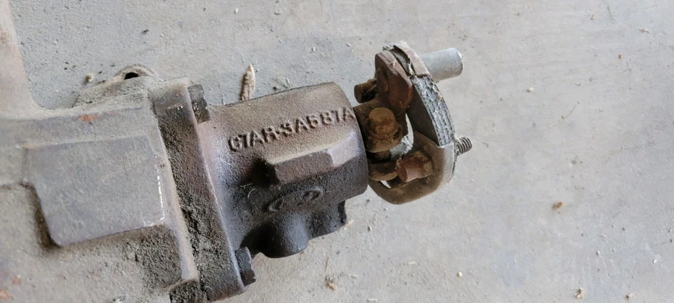 1977-79 FORD F150 F250 F350 TRUCK BRONCO POWER STEERING GEAR BOX C7AR-8A587-A - Image 1 of 1