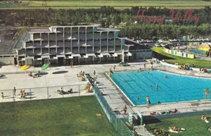 CALGARY, Alberta, HAPPY VALLEY Swimming Pool, c.1950s; RPPC in Mint Condition - Picture 1 of 2