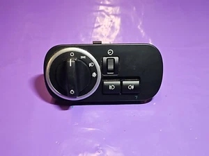 Interruttore faro/lampada laterale RANGE ROVER SPORT 2010 AH22 13A024 AB - Foto 1 di 4