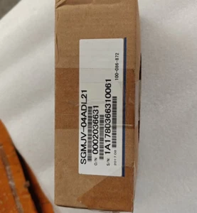 Neu Yaskawa SGMJV-04ADL21 Servomotor 1 Stück FedEx/DHL Versand - Bild 1 von 2