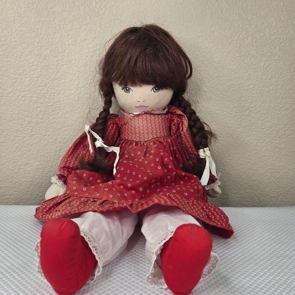 Muñeca de tela Pauline Bjonnes Jacobsen vintage años 80 cara pintada trenzas morenas Foto 1 de 4