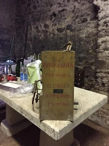 Distributore zolfo d'epoca - Foto 1 di 4