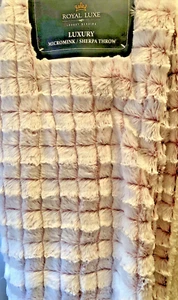 Royal Luxe Reversible Micro Mink Faux Sherpa Tie Dye Throw 50x60 Pink Cream New - Picture 1 of 5