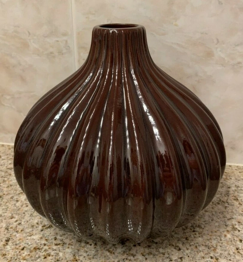 Jarrón vintage acanalado acanalado en forma de cebolla esmaltado único retro marrón limitado, raro Foto 1 de 4