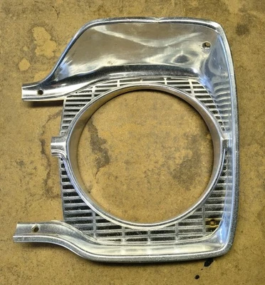 Faro satélite Plymouth Belvedere 1965 bisel lado izquierdo OEM Foto 1 de 4