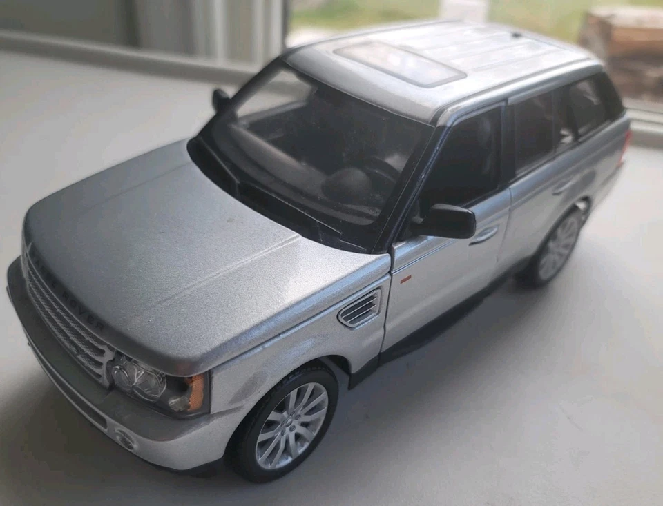 Range Rover Sport 1/18 plateado vintage Maisto | modelo expositor sin caja Foto 1 de 4