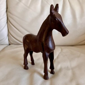 Escultura de caballo de madera artesanal - Imagen 1 de 7