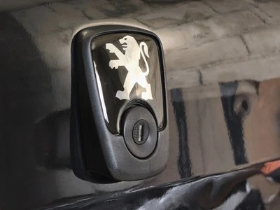 Logo CHROME autocollant emblème badge sticker adhésif pour coffre PEUGEOT 106 - Bild 1 von 4