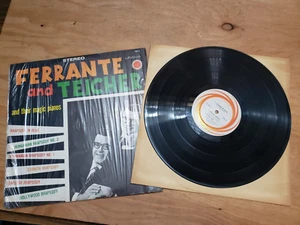 Ferrante & Teicher Magic Pianos Urania #78011 Record (D) - Imagen 1 de 4