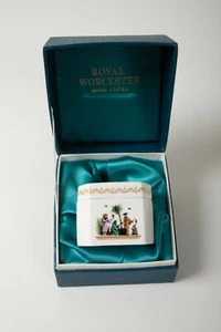Caja de baratija pequeña Royal Worcester Bone China (A2L) Inglaterra 3866 motivo asiático - Imagen 1 de 11
