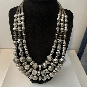 Chico's Marke 3 Strang 19”-23” Silberfarbene Perlen Halskette mit Glitzer Neu mit Etikett - Bild 1 von 6