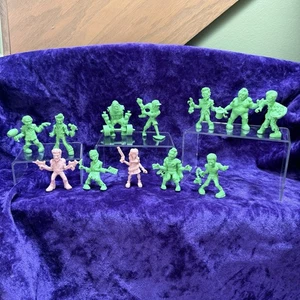 Vintage Jakk's Pacific Slug Zombies Mini Figures Toys Set Of 12 Horror Halloween - Picture 1 of 7