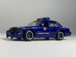 1/64 Matchbox Ford Crown Victoria Custom Highway Patrol - Picture 1 of 6