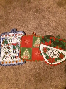 Three Christmas Pot Holders - Never Used - Picture 1 of 1