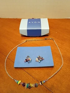 Vintage Avon Multi Color Steine Halskette und Ohrring Geschenkset 2001 mit Box - Bild 1 von 5