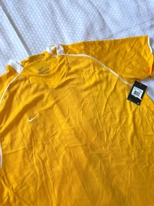 Nuovo! Maglia Nike Uomo FC Dri-Fit Oro XXL NUOVA CON ETICHETTA Spedizione Gratuita! - Foto 1 di 7