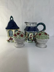 Cracker Barrel Set Of 4 Pieces Sugar, Creamer, Salt & Pepper - Picture 1 of 3
