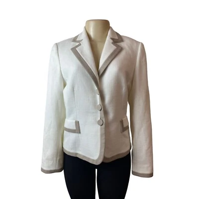 Tahari Women's White Women's Ivory ith Beige Border and ButtonsTweed Blazer Sz 8 - Image 1 of 4