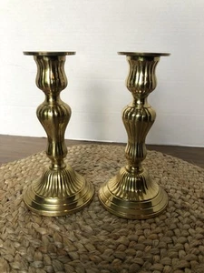 Massives Messing Kerzenständer Paar Hergestellt in Indien 7" hoch 4" breit unten - Bild 1 von 6