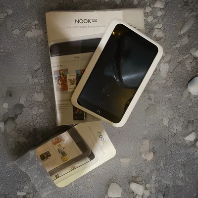 Barns & Noble Nook HD 8 GB White READ description  Free Shipping - Image 1 of 4