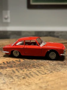Politoys-M ALFA ROMEO GIULIA Sprint GT - Picture 1 of 9