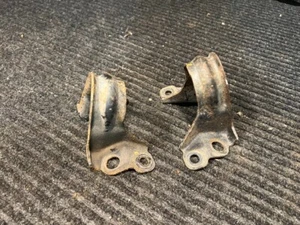 2003 2004 2005 Infiniti G35 Coupe Front Sway Stabilizer Bar Brackets OEM 1676 - Picture 1 of 3