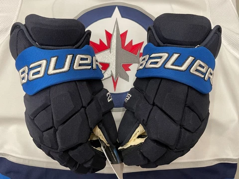 WINNIPEG JETS NHL PLAYER ISSUED NEW NOT USED HOCKEY GLOVES BLAKE WHEELER 26 Cover